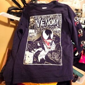 *nd Sz M Marvel Venom ls graphic tshirt